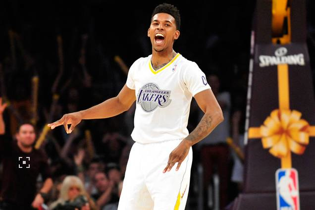 近200名精英骑手相聚成都东安湖 国际马联二星级赛事开赛（近200位顶尖骑手齐聚成都东安湖 国际马联二星级赛事鸣枪开赛）