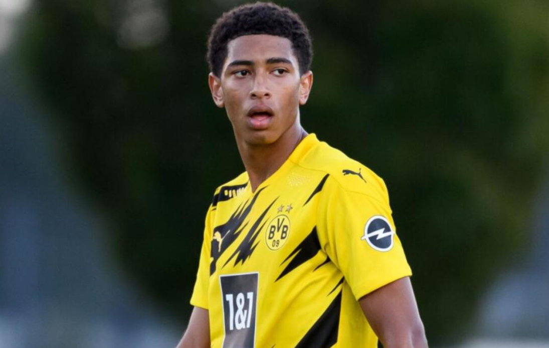 克莱谈库里穿自己球鞋：虽然希望他穿着输球，但这太赞了（克莱谈库里穿其球鞋：虽盼他穿着时输球，这一幕仍然太赞）