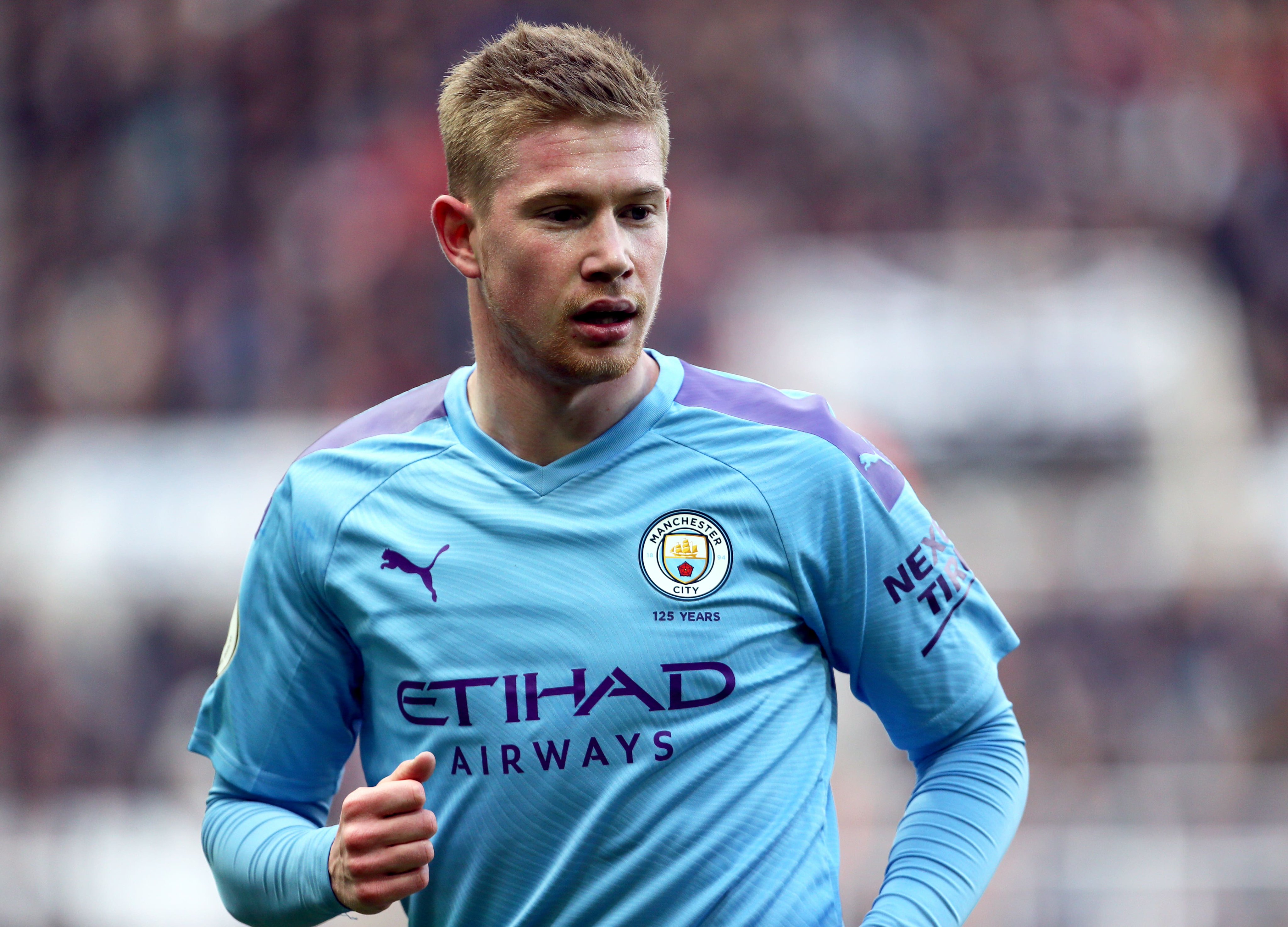 邱贻可谈成就感！执教孙颖莎，赢球站上领奖台，升国旗奏国歌（邱贻可分享成就感：执教孙颖莎取胜登台，国旗升起国歌响起）