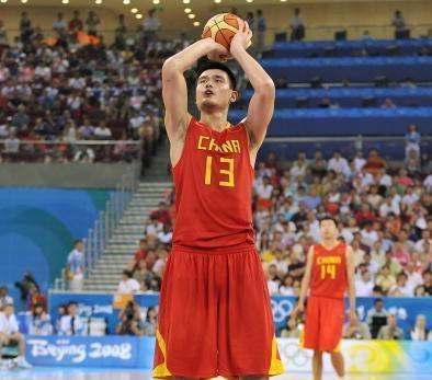 浓眉伤退后弗拉格扛起球队，圣诞大战首秀砍27+6+5（浓眉伤退，弗拉格接管全场：圣诞首秀27+6+5）