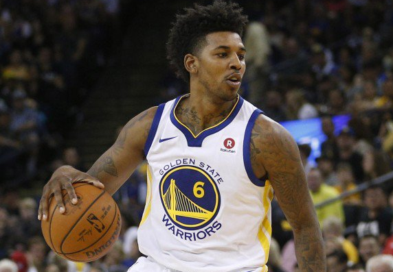 塔图姆单节爆砍20分率绿军大胜（塔图姆单节轰下20分带领绿军大胜）