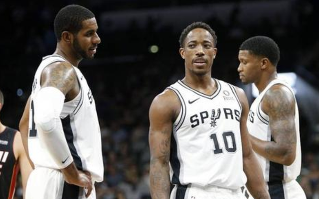 京东徐雷接替李明岗位？魏翊东：此时此刻两位都不知道安排（徐雷将接任李明职位？魏翊东回应：目前两人都不清楚安排）