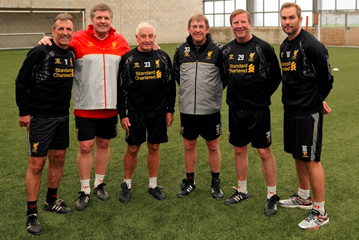 德布劳内精准助攻 主导比赛节奏（德布劳内送出精妙助攻 掌控比赛节奏）