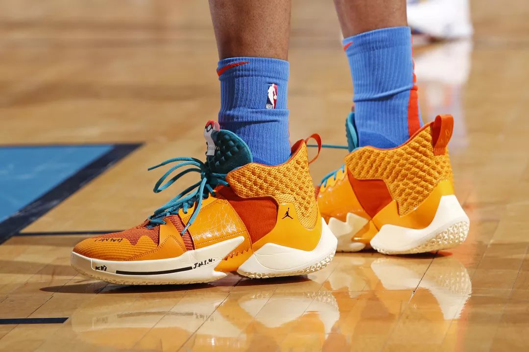 每体：在巴萨更衣室，队友们都叫杰拉德-马丁为“杰拉德-马尔蒂尼”（每体：巴萨更衣室中，杰拉德-马丁被队友称作“杰拉德-马尔蒂尼”）