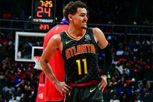 足球世界杯官方球票再次被抢空，黄牛疯狂加价（足球世界杯官方门票再度售罄，黄牛哄抬票价）