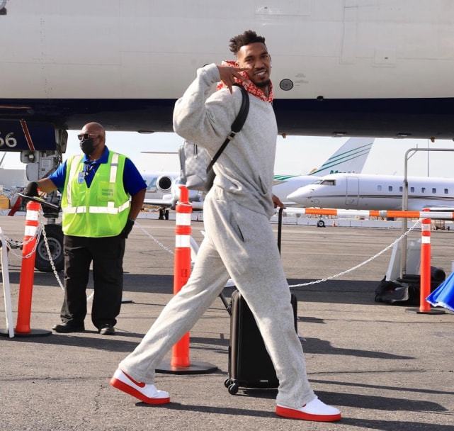 结束10场不胜！诺丁汉森林2-0波尔图，怀特、伊戈尔-热苏斯点射（终结10场不胜！诺丁汉森林2比0击退波尔图，怀特与伊戈尔-热苏斯点球建功）