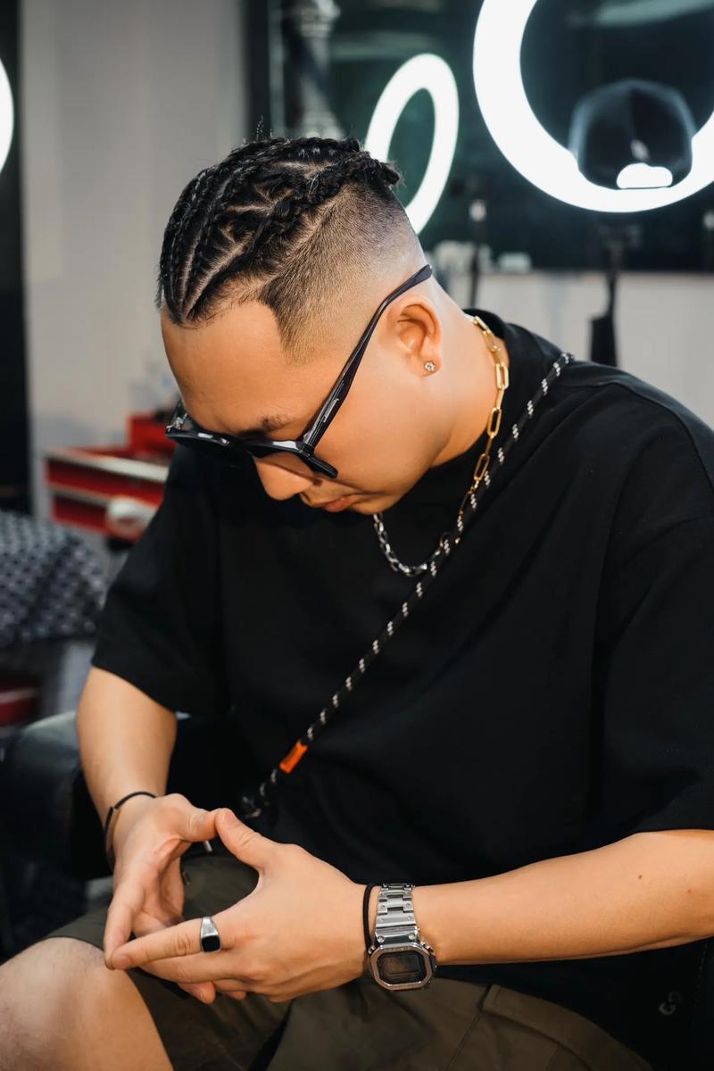 切尔西本赛季英超15轮调整46人次首发，比上赛季同期多了11次（英超前15轮，切尔西已变更46次首发阵容，较上季同期多11次）