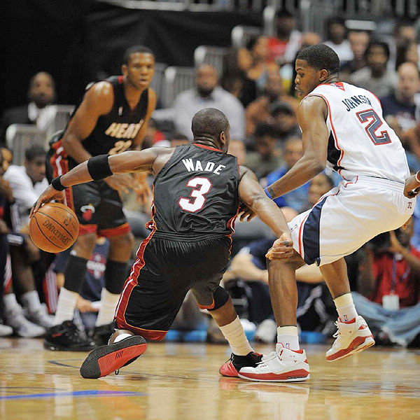 乌度卡：我觉得杜兰特本该有七八个盖帽 但全被裁判吹没了（乌度卡不满判罚：杜兰特本应有七八次封盖却全被裁判吹掉）