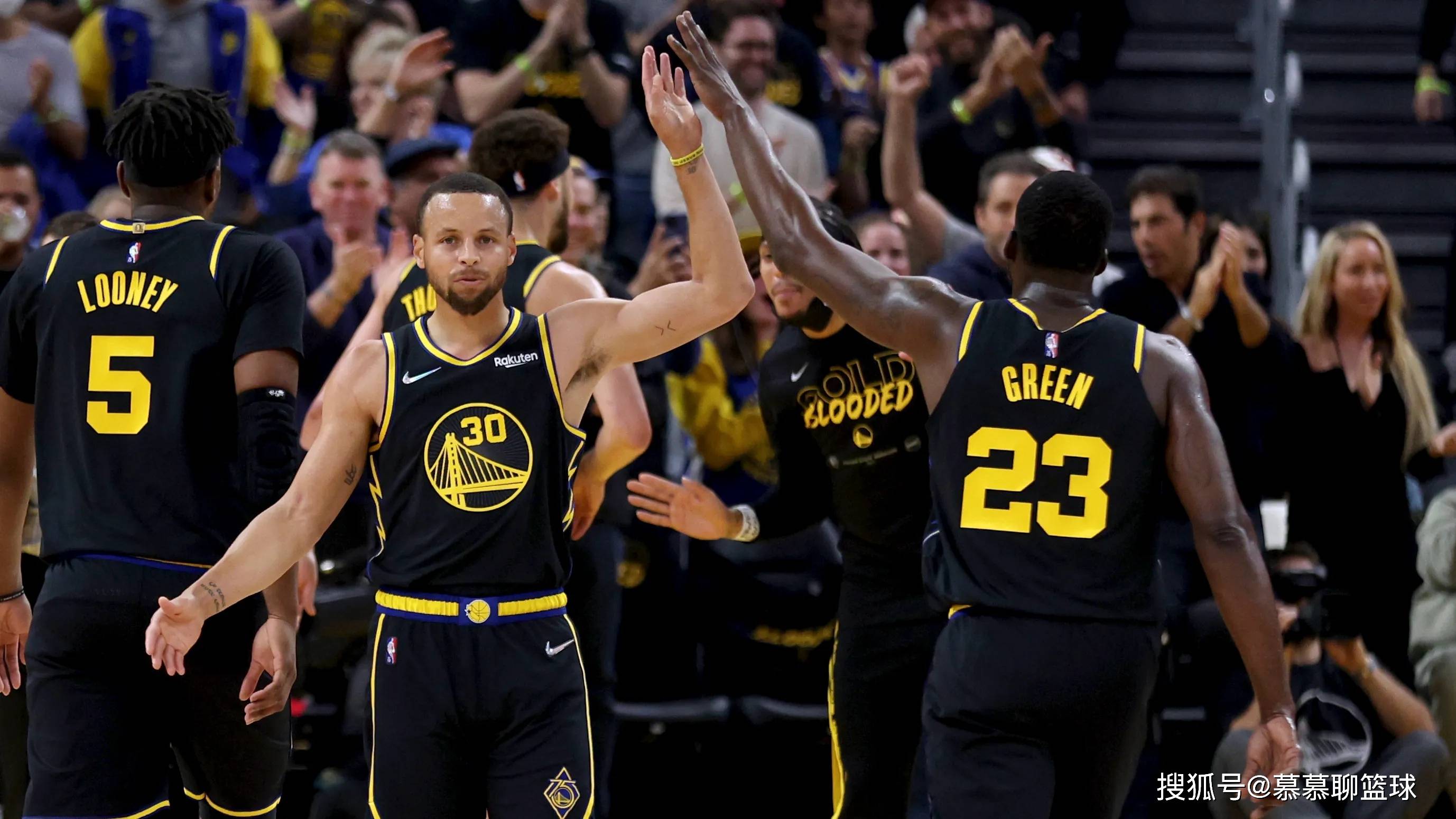 都体：弗拉霍维奇遭遇左腿拉伤，预计将缺阵至今年年底（《都灵体育报》：弗拉霍维奇左腿拉伤，预计缺席至今年年底）