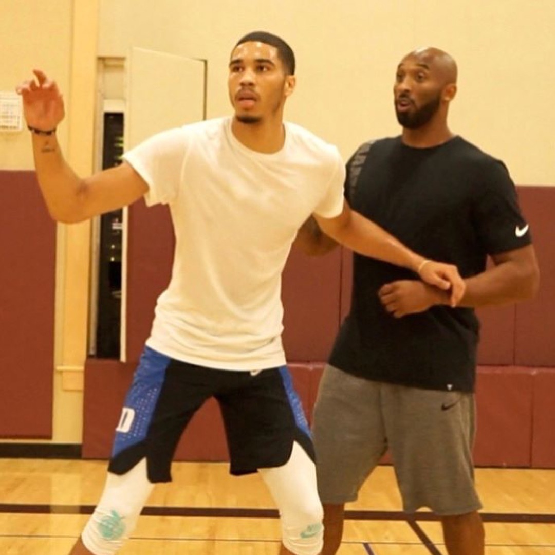 德天空：皇马有意法鹰后卫布朗，近期已派球探考察球员（德媒：皇马看上法鹰后卫布朗，近日已派球探实地考察）