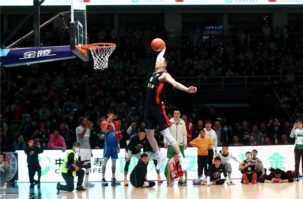 此前球报称本菲卡有意格雷罗，记录报：俱乐部否认了兴趣（球报称本菲卡相中格雷罗，记录报辟谣：俱乐部无意）