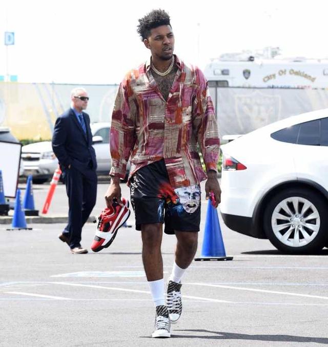 尤文本赛季税前年薪前20：弗拉霍维奇2220万第1，戴维1110万（尤文本季税前年薪TOP20：弗拉霍维奇以2220万领跑，戴维1110万）