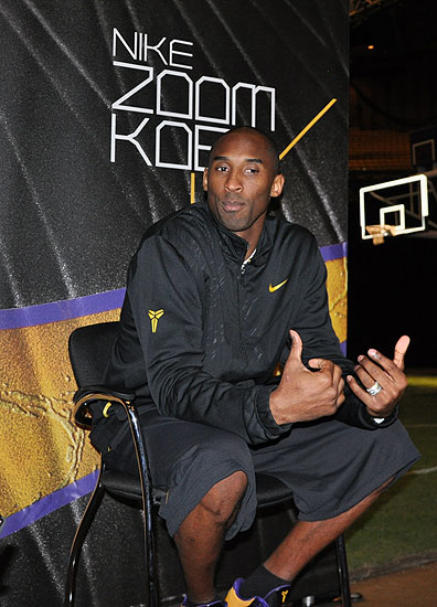 中超：武汉三镇2-0战胜上海申花（中超：武汉三镇2-0力克上海申花）