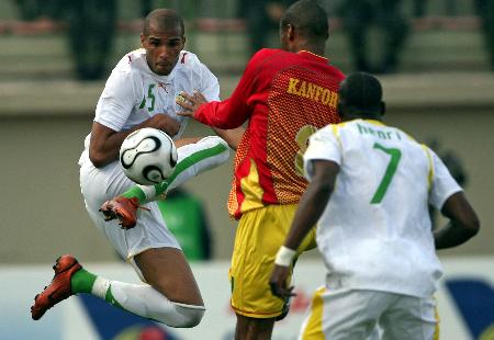 一场0：0让邵佳一收获最大发现 国足新门神诞生 3老将可以退役了（0-0一役让邵佳一有重大收获：国足新门神横空出世，三名老将该退役了）