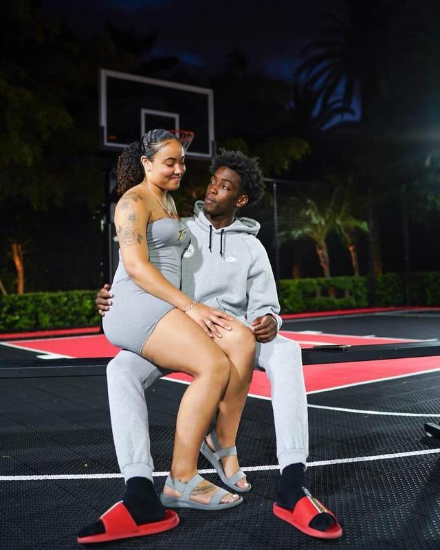 勇士门面在联赛再夺风头（勇士当家球星再度成为联赛焦点）