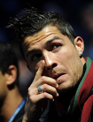 足球中超球队宣布签下五大联赛中场悍将（中超俱乐部官宣引进五大联赛强悍中场）