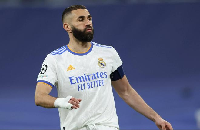 大连人队表现积极取得宝贵积分（大连人奋勇拼搏收获关键积分）