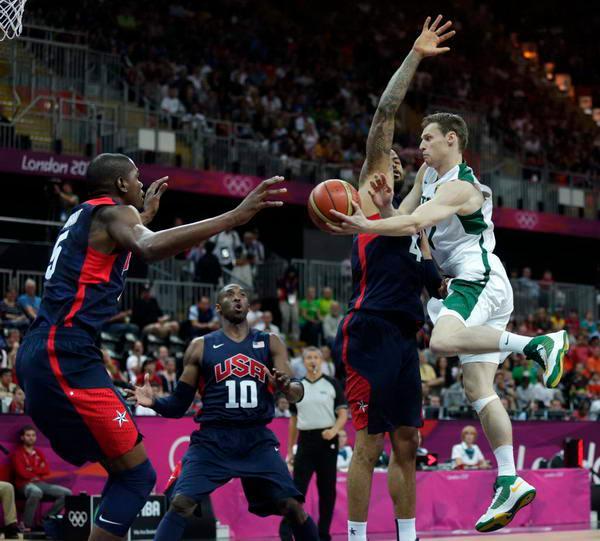 阿莱格里：普利希奇能上但福法纳不行；好奇亚沙里的运动能力（阿莱格里：普利希奇可出战，福法纳将缺阵；他也好奇亚沙里的运动能力）