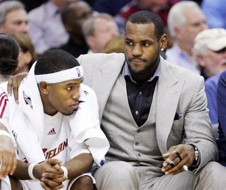 铜梁龙致谢蓉城：期待成渝两地共同推动西部足球事业蓬勃发展（铜梁龙感谢蓉城，盼成渝携手促西部足球腾飞）